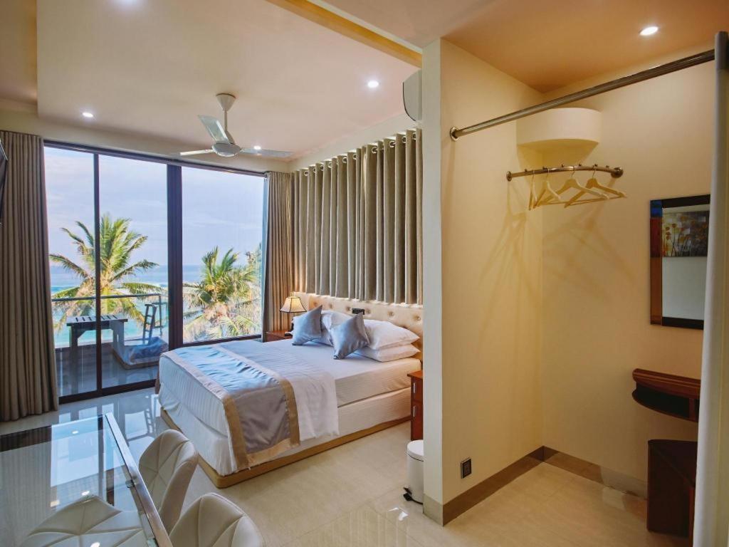 Lonuveli Hotel Hulhumale Exterior photo